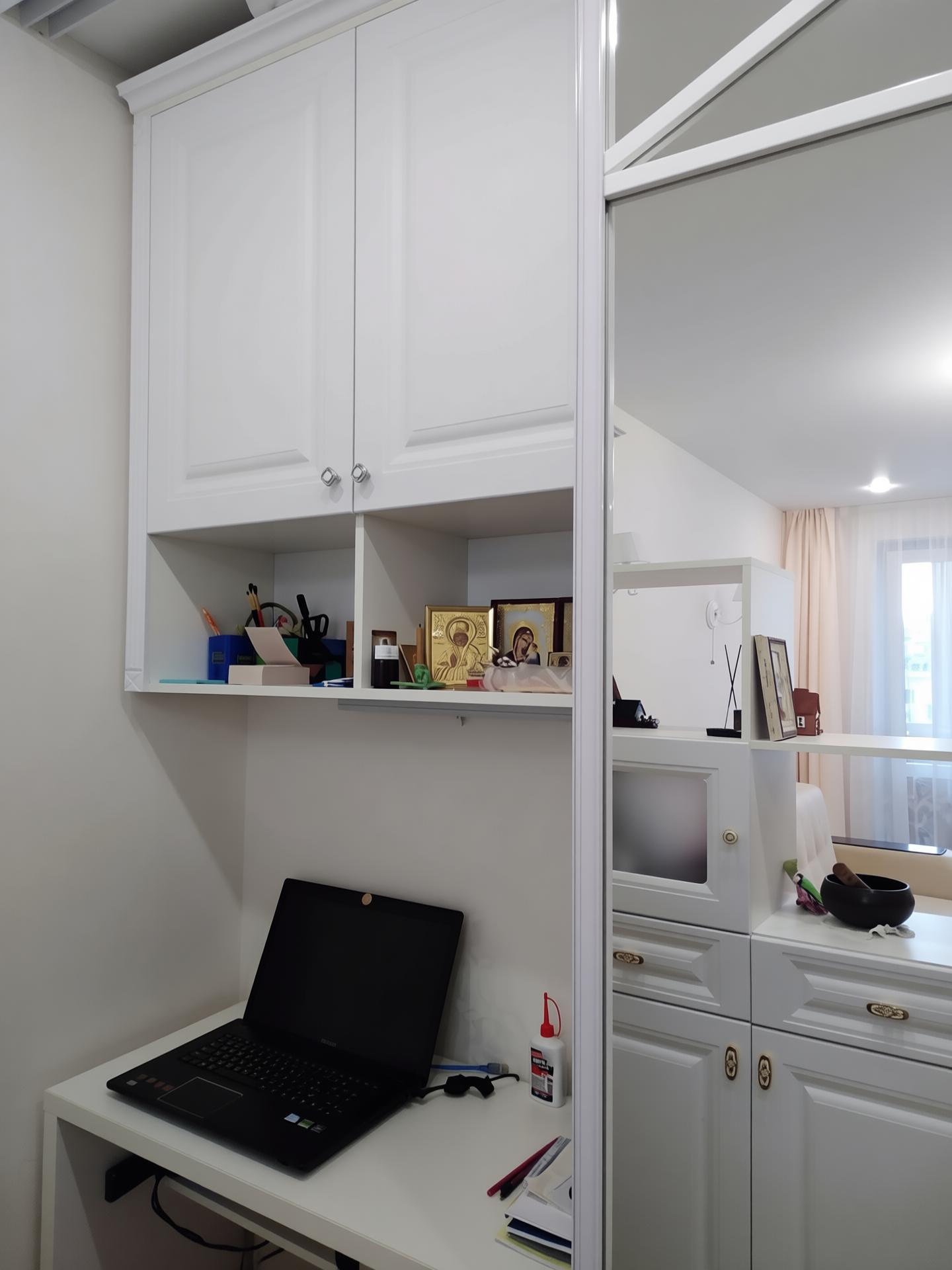 Шкаф-купе с рабочим местом